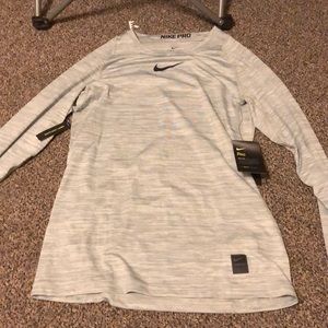 Nike work out long sleeve shirt